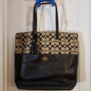COACH SIGNATURE TURNLOCK  TOTE F26943
